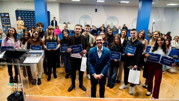 3-Топ 10 и залата