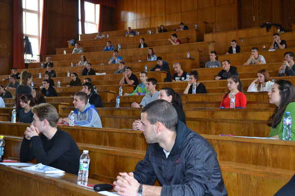 S Izpit Po Matematika I Prodlzhava Prvata Kandidatstudentska Sesiya Na Su Za Uchebnata 2014 2015 G Arhiv Na Goreshi Novini Arhiv Novini Nachalo Sofijski Universitet Sv Kliment Ohridski