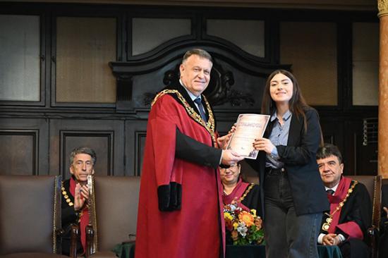 stefani_petrova_specialnost_himiya_imagelarge