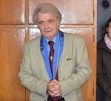 Проф. дхн Димитър Тодоровски бе удостоен с Почетния знак на Софийския университет „Св. Климент Охридски“ със синя лента 