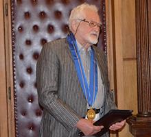 Проф. дхн Стойко Факиров бе награден с вписване в Почетната книга на Софийския университет „Св. Климент Охридски“ 