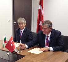 Prof. Pimpirev signed a Memorandum of bilateral cooperation in logistics and science in researching Antarctica between Bulgaria and Turkey