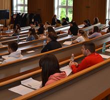 С изпити по английски език и по физика продължава втората кандидатстудентска сесия на Софийския университет за учебната 2023-2024 г.