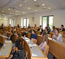 Втората кандидатстудентска сесия на Софийския университет за учебната 2017/2018 г. продължава с изпит по български език и литература