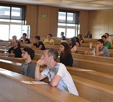 Втората кандидатстудентска сесия на Софийския университет за учебната 2017/2018 г. продължава с изпит по музикален инструмент или пеене, физика и събеседване за специалност „Графичен дизайн“