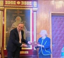Доц. д-р Бистра Векилска беше удостоена с Почетния знак със синя лента на Софийския университет